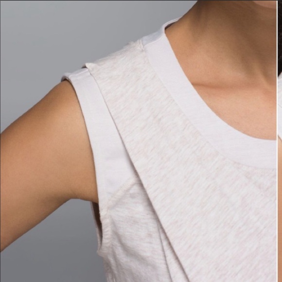 Lululemon To Class Tee, with A-symmetric Front - Picture 3 of 6